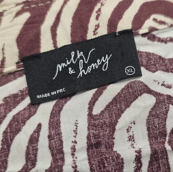 Milk & Honey Zebra Print Button-Up Top Size XL - Picture 5 of 5